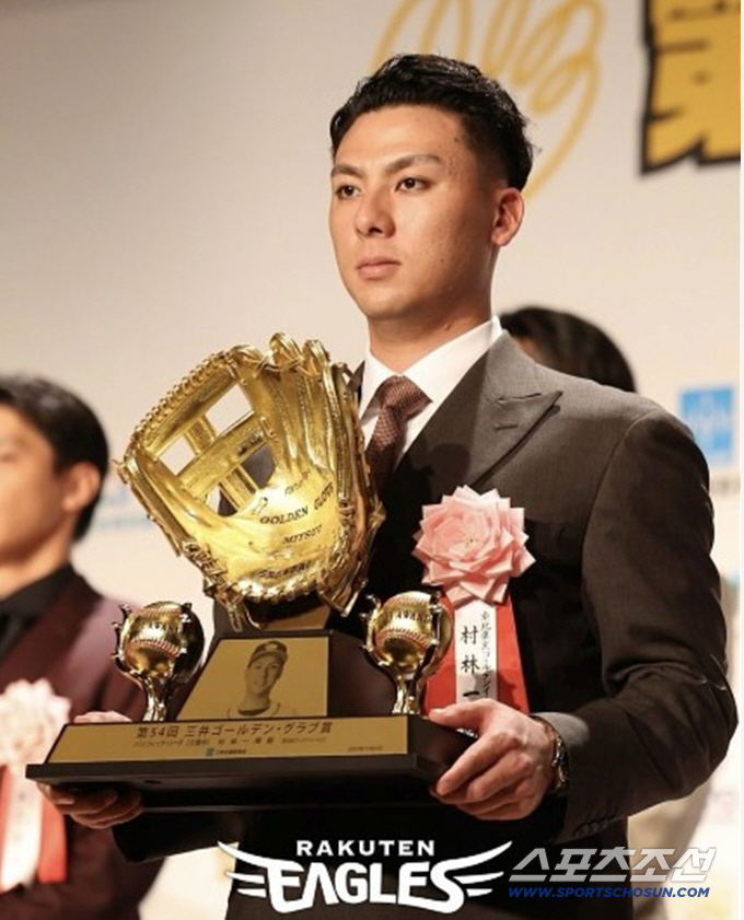 "상상 못한 일이 벌어졌다" 특급 루키에 밀려 유격수→3루수 이동, 프로…