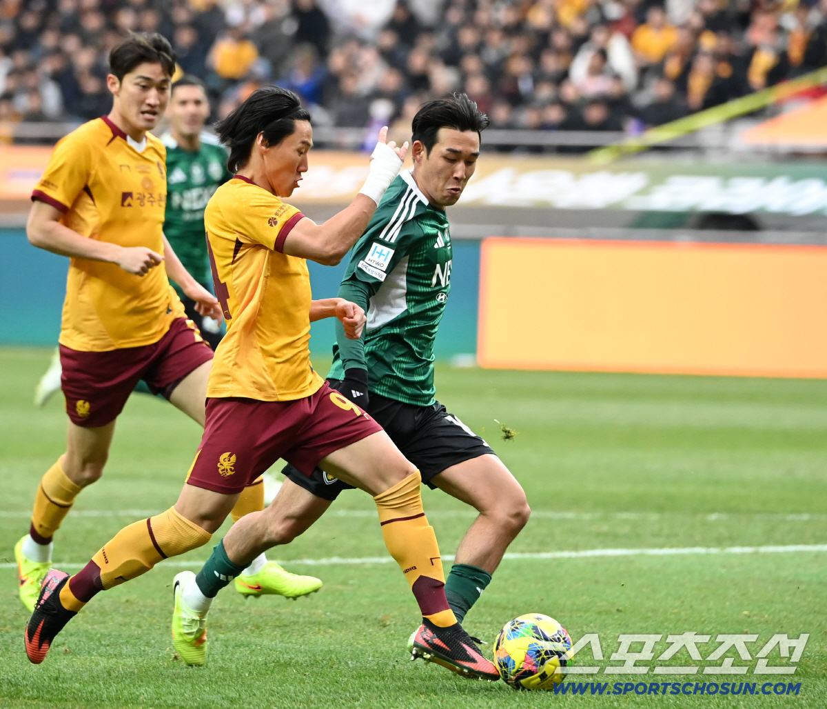 [포토] 송민규, 슛팅 찬스다!