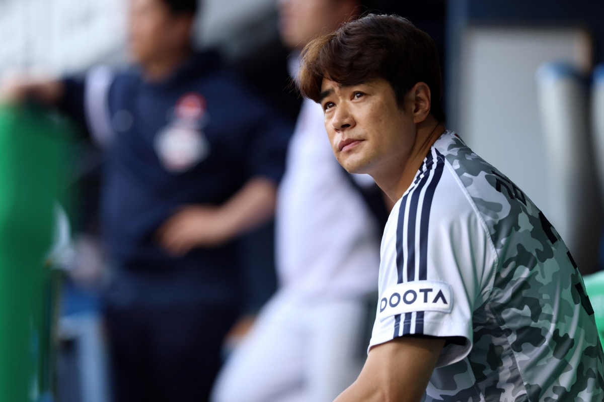 '충격의 셀프 방출' 사과문 호소에도 후폭풍 거세다…김재환 보고도 같은 …