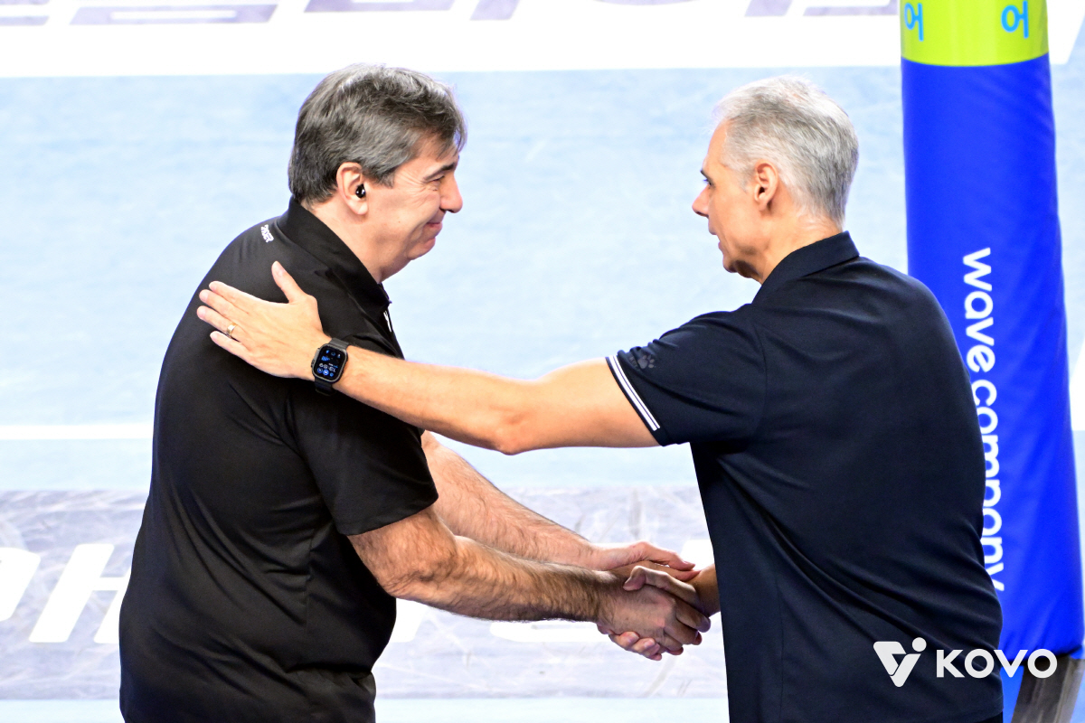 '레오-허수봉-신호진 대폭발' 현대캐피탈 2위 탈환, KB손보 셧아웃 완…