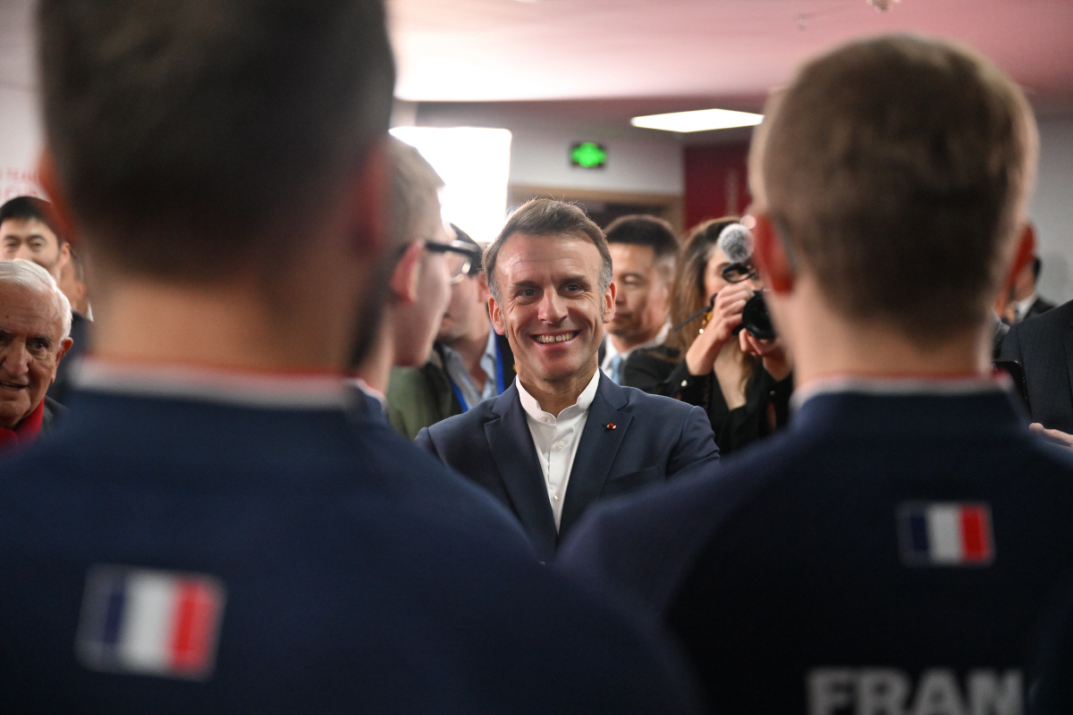 "핑퐁외교의 재림" '스포츠♥'佛대통령,청두 혼성팀월드컵 현장 깜짝 방문