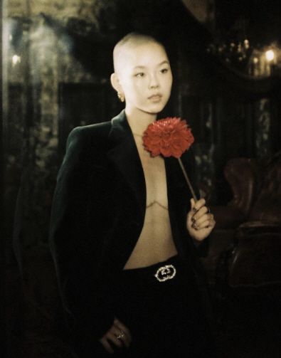 아이돌 XG 코코나, 가슴 절제 수술 흉터 공개→ 커밍아웃 “난 여자 아…