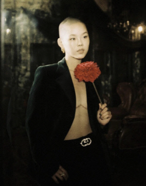 아이돌 XG 코코나, 가슴 절제 수술 흉터 공개→ 커밍아웃 “난 여자 아닌 남자”