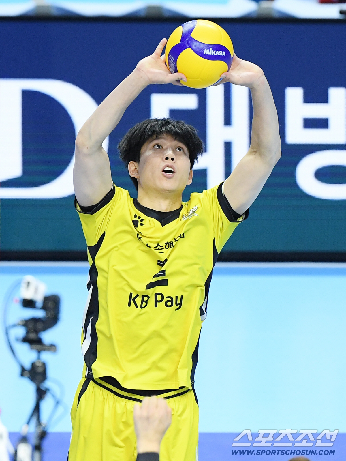 '이럴수가' 동시에 감기 몸살, 구토로 이탈이라니…'2위 싸움 치열한데'…