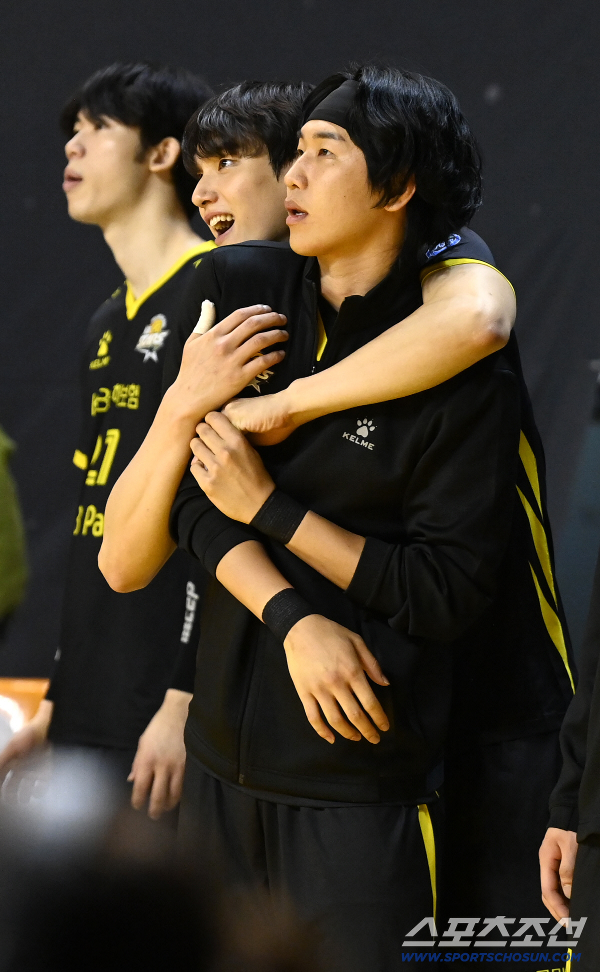 '이럴수가' 동시에 감기 몸살, 구토로 이탈이라니…'2위 싸움 치열한데'…