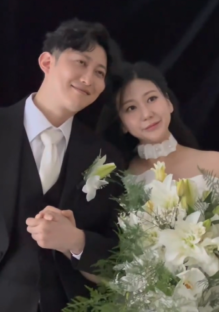 '혼전임신' 28기 정숙♥상철, 웨딩화보 공개 "마음 벅차, 너무 행복한…