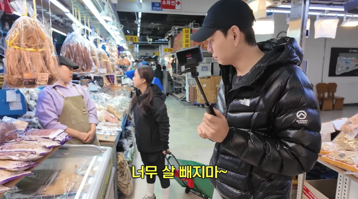 "둘째는 신랑 닮으라" 선 넘은 농담...홍현희, 미소로 받아친 센스