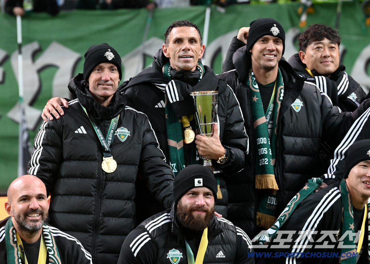 K리그1+코리아컵 '더블' 역사, 포옛과 전북의 준비된 이별도 마침표 향…