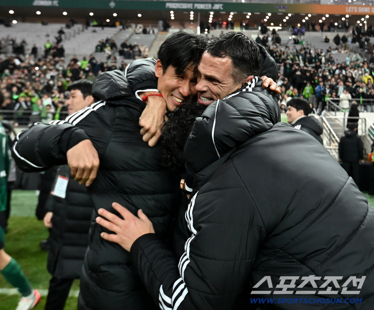 K리그1+코리아컵 '더블' 역사, 포옛과 전북의 준비된 이별도 마침표 향…