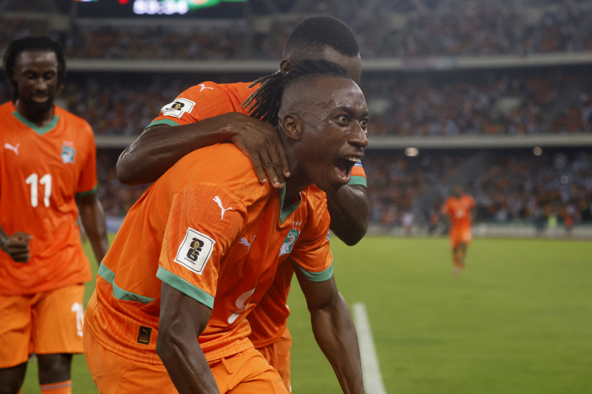 "수준 이하 경기력" 손흥민 OUT→'특급 재능' 황희찬 후배 IN, H…