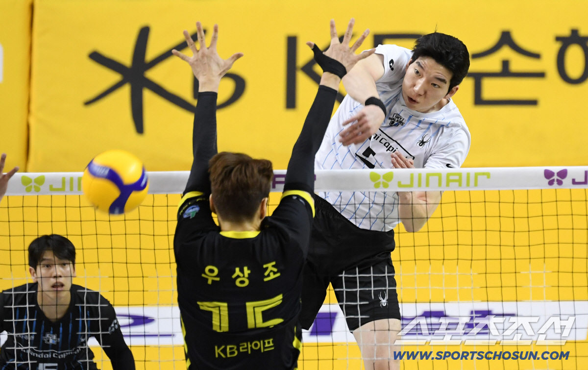 "30분이…짧은가요?" 감독방으로 출근 도장, MVP의 화려한 부활 알렸…