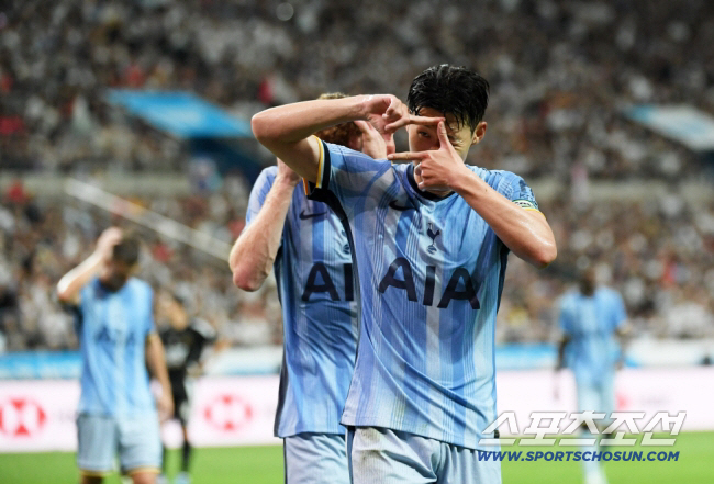 '런던 시내에 태극기라니!' 초대박, 살짝 공개된 손흥민 벽화, 태극기+…