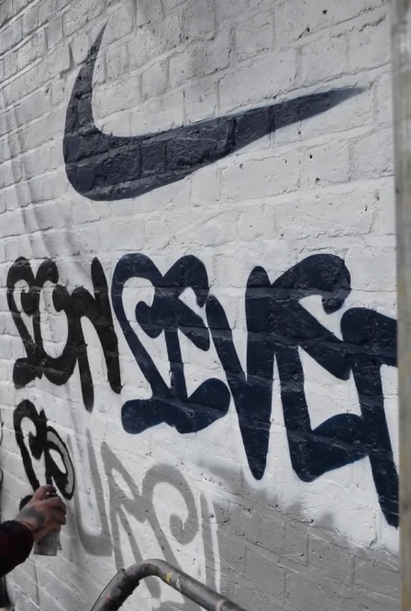 '런던 시내에 태극기라니!' 초대박, 살짝 공개된 손흥민 벽화, 태극기+…