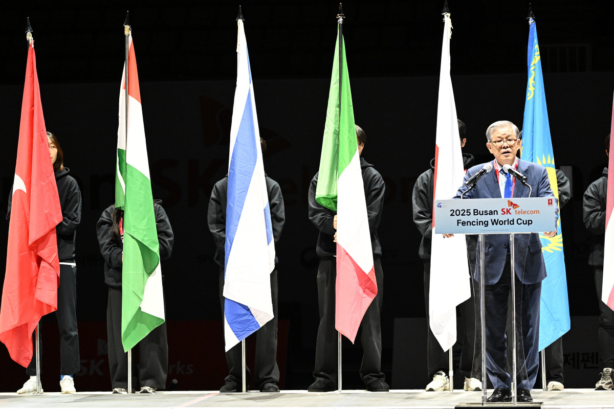 "女플뢰레 당장의 성적으로 다그쳐선 안돼,더 칭찬해줘야지!" 부산플뢰레월…