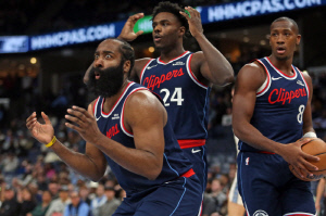 계륵이 된 리그 최고 원-투 펀치 하든과 레너드. 美 매체의 충격 비판 