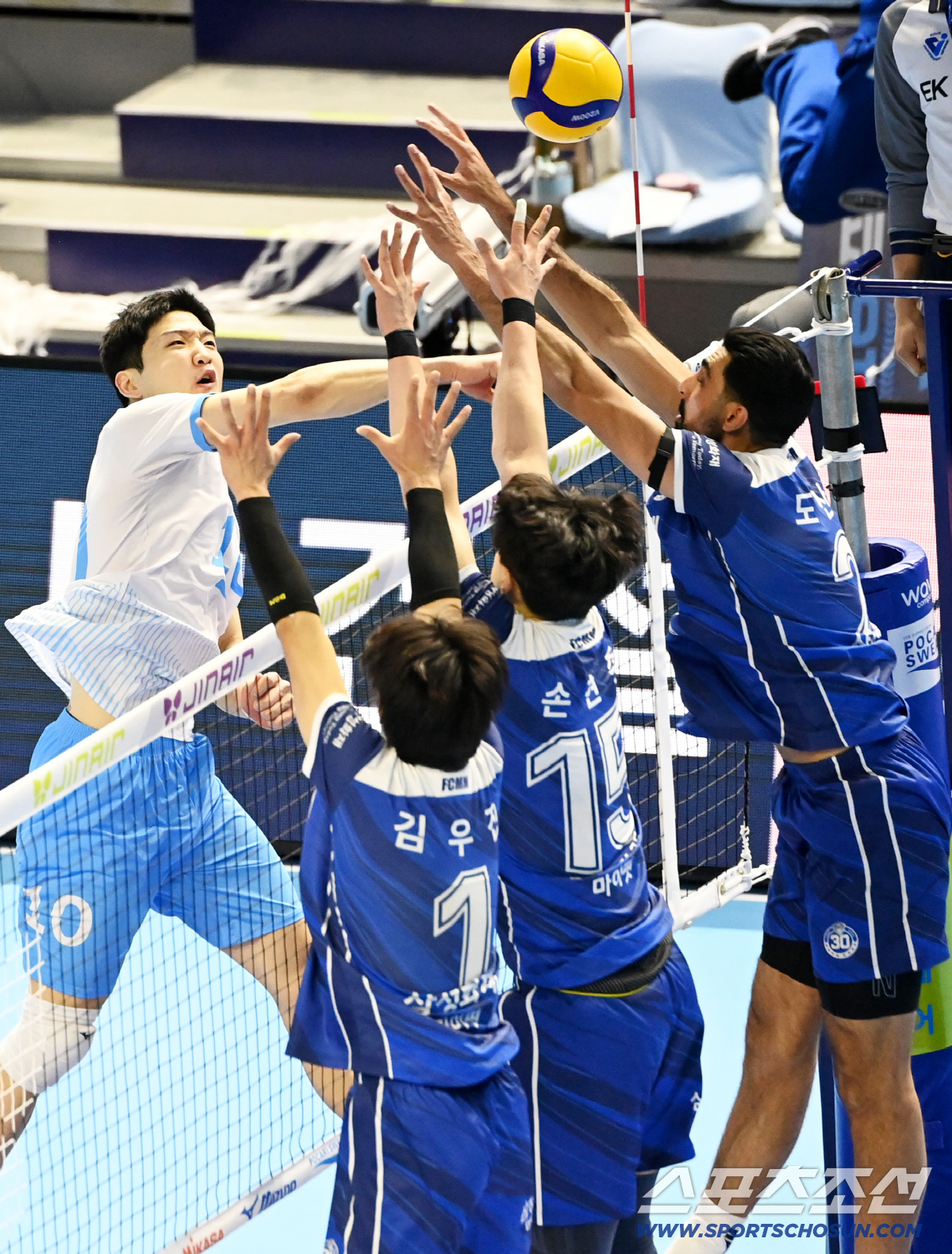 [포토] 공격시도 정지석, 아무리 막아도!