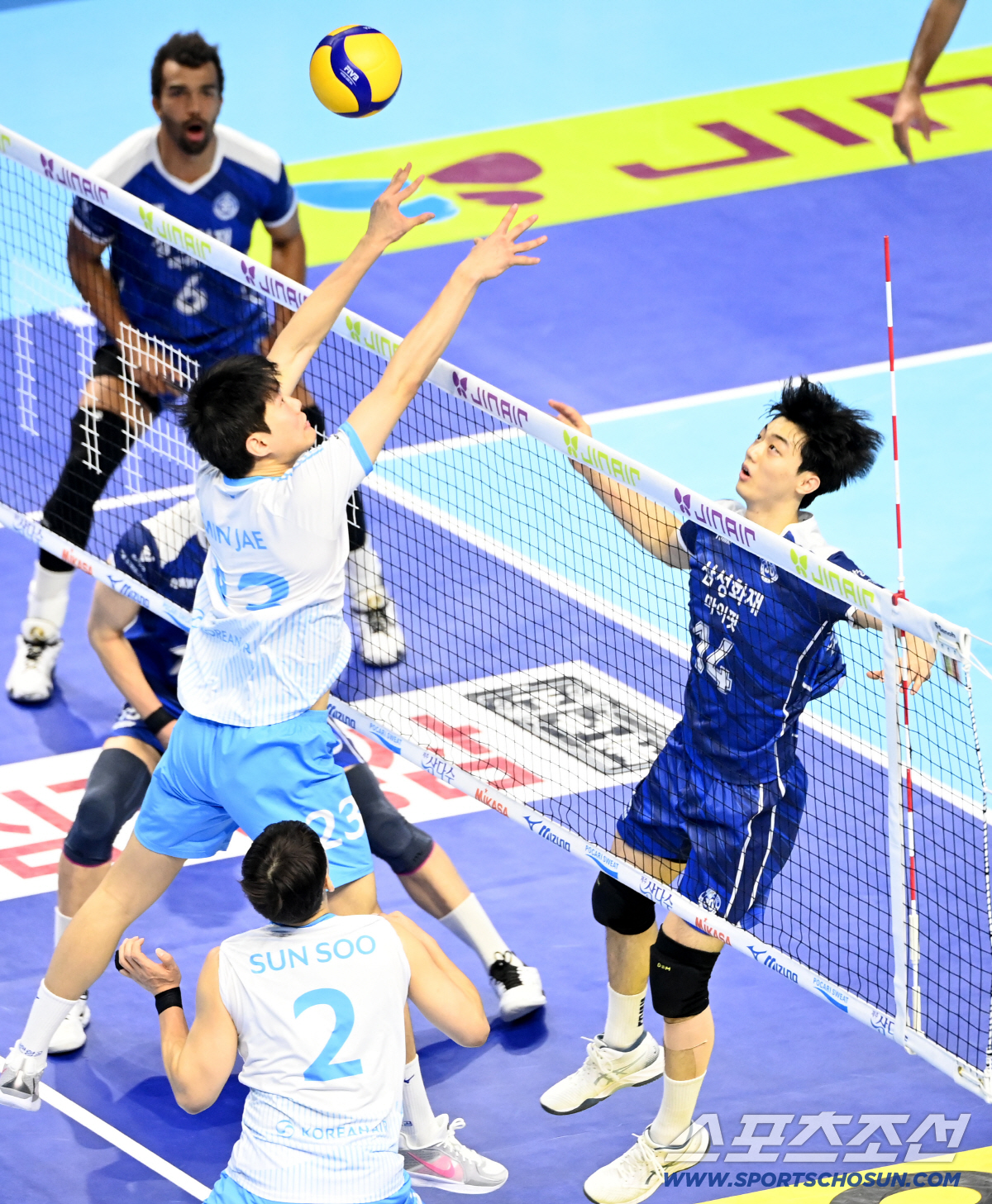 [포토] 이우진, 블로킹 피해 살짝