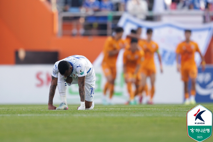 [승강PO 현장리뷰]"수원 삼성의 올겨울도 춥다" 이기제 퇴장과 함께 날…