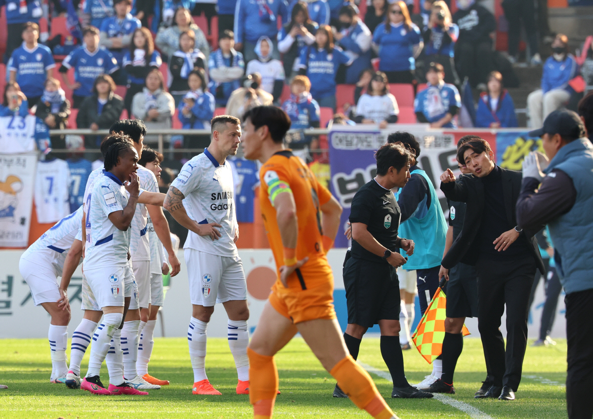 제주 대 수원 승강PO 2차전 경기 장면