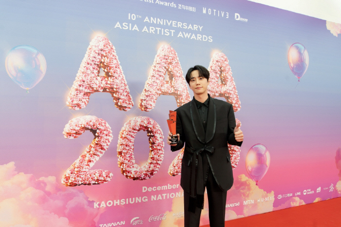 ‘AAA 2025’ 베스트 액터 이준영, 올해 가장 빛난 남자…연기·공연…