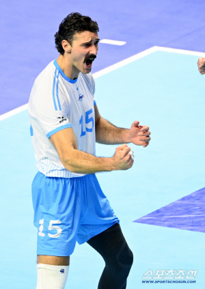 10연승 → 시상식도 2번!…완벽한 하루를 보낸 남자 