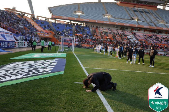 [현장인터뷰]'승격 좌절' 수원 주장 양형모 "받아들여야 하는 결과…죄송…