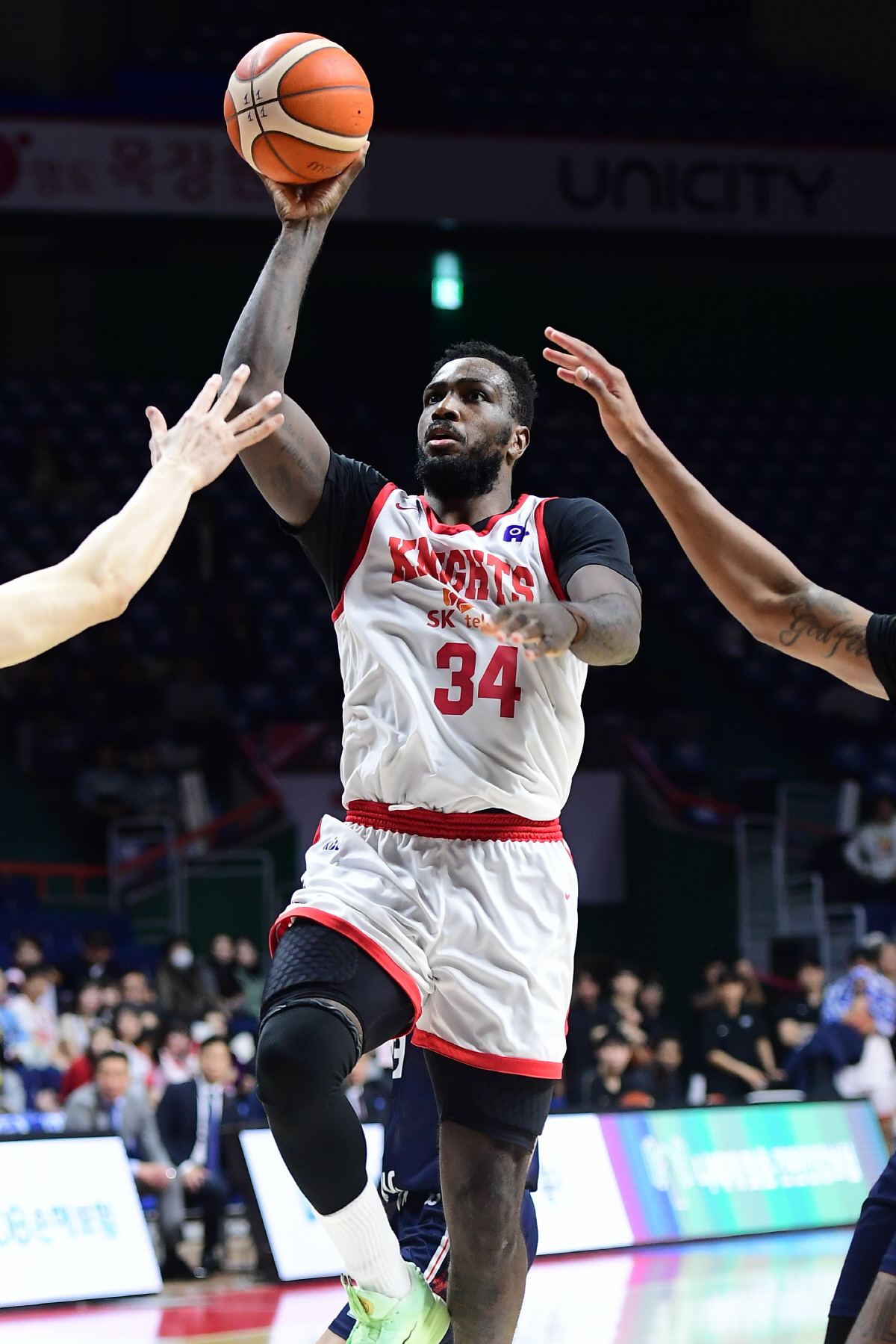 [KBL 리뷰] '뒤집기 명수'KCC, 뒤집기 허용은 용납못했다…83-8…