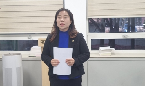 대전시 고향사랑기부금으로 과학자 시계탑 조성…취지 왜곡 논란