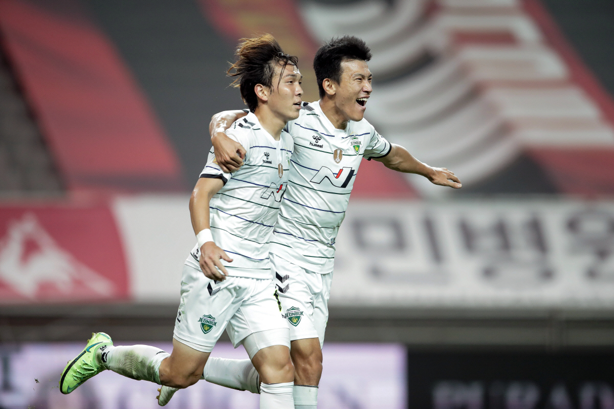 승격 1등 공신인데 토사구팽? 'MVP' 거론되던 구니모토, 갑작스런 中…