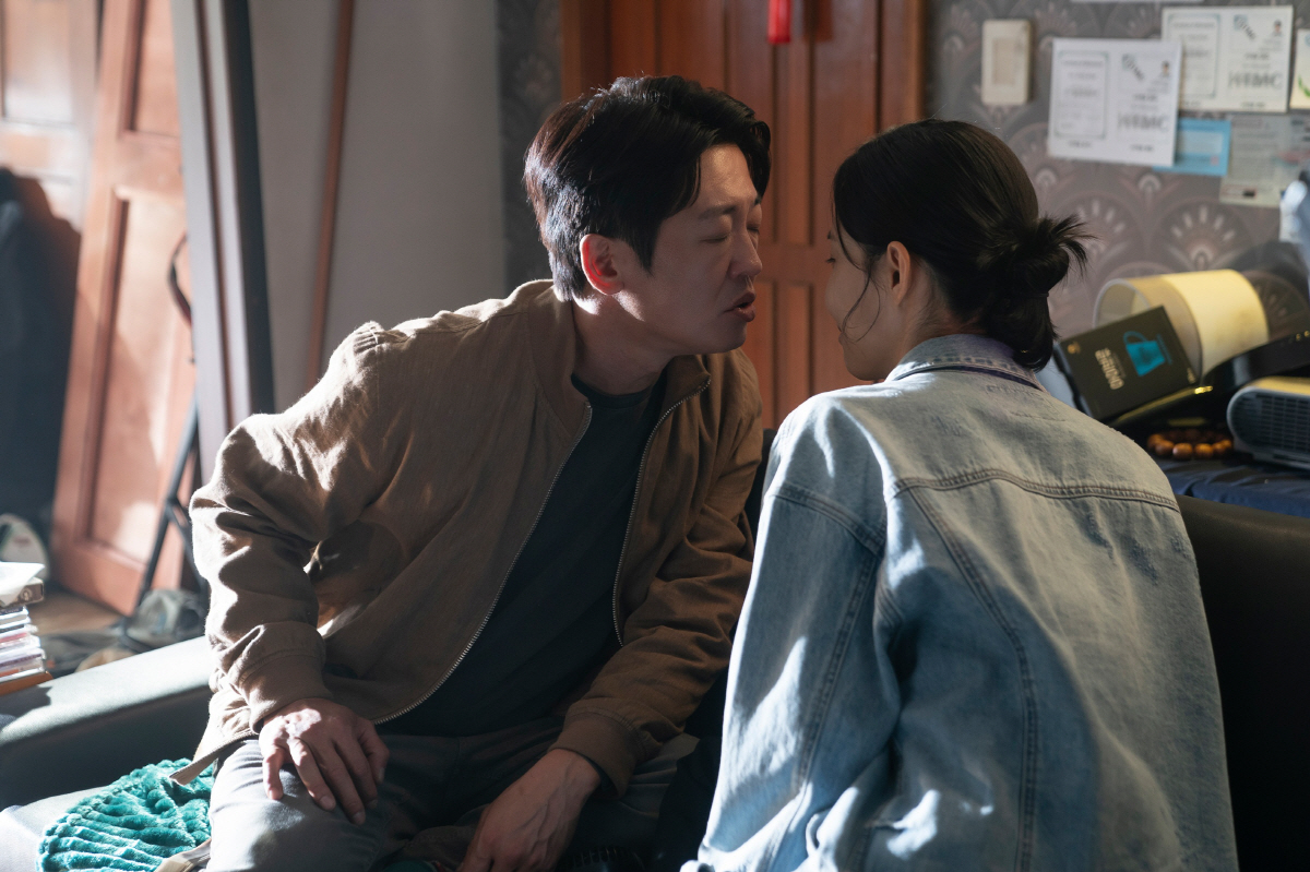 "상극 케미부터 코믹 댄스까지"…허성태X조복래 '정보원', 웃음포인트 셋