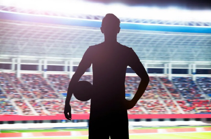 '충격' 英 런던 중심가서 국가대표 폭행→난동 혐의 '긴급 체포'…피해자…