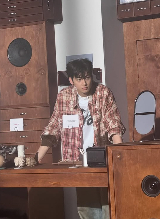 [청룡랭킹] 차은우, 변우석과 치열 경쟁! 12월 남자 배우 '경쟁 후끈…