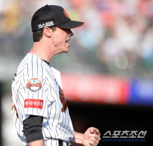 'FA 0입 → 태극마크 0명 → 상무 1명' 롯데의 혹독한 겨울…'폰와' 같은 원투펀치? 특급 외인만이 살길이다 [SC포커스]