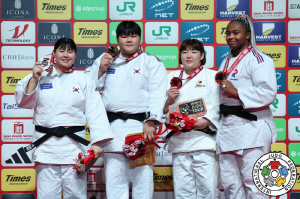 '한국 유도 간판끼리 붙은 결승전!' 여고생 이현지, '올림픽 메달리스트' 김하윤 꺾고 우승