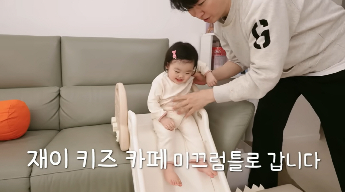 박수홍, '광고 17개' 찍은 13개월 딸 위해 '홈 키즈 카페' 오픈.…