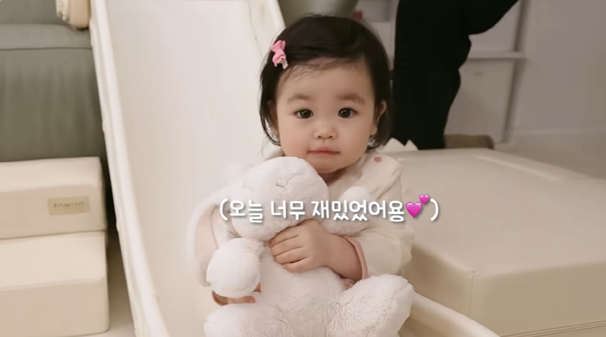 박수홍, '광고 17개' 찍은 13개월 딸 위해 '홈 키즈 카페' 오픈.…