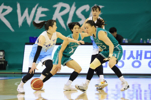 '박소희 20득점' 부천 하나은행 설욕 성공, 인천 신한은행 69-58 제압 '파죽의 5연승→선두 수성'