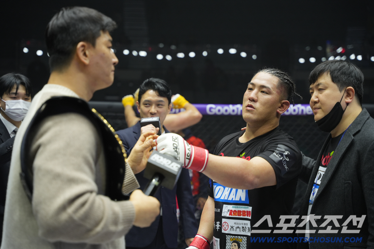 2명의 새 챔피언 탄생하며 2025년 마무리한 로드FC, 내년 3월 15…