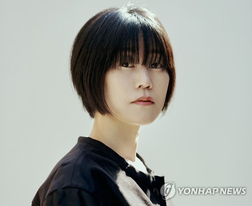 소설가들이 뽑은 올해의 소설에 김애란 '안녕이라 그랬어'