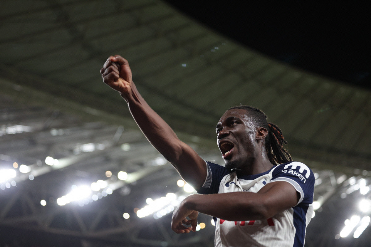 손흥민 깜짝방문 앞두고 '충격 사건들' 관심 폭발! 英도 대서특필...토…