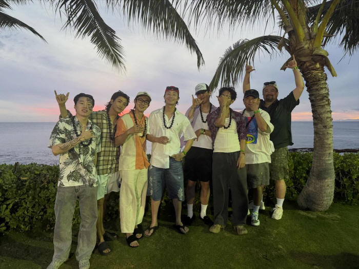 [SCin스타] ‘우가팸 in 하와이’ 뷔, 박서준·최우식·픽보이와 보낸 힐링 여행