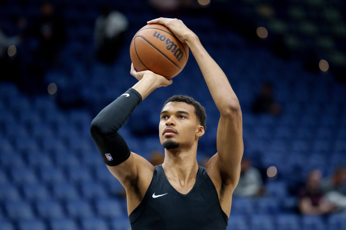 괴물이 온다! 웸반야마 충격 예언 이후 거짓말 같은 부상. 1달 만에 전격 컴백. 美 매체 "LAL전 복귀할 수 있다"