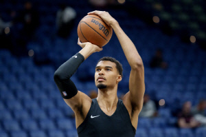 괴물이 온다! 웸반야마 충격 예언 이후 거짓말 같은 부상. 1달 만에 전격 컴백. 美 매체 