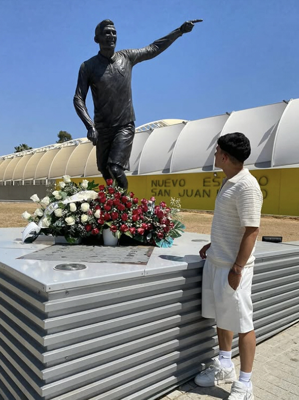 [오피셜]"아버지, 저 훌륭한 선수 될게요" 6년전 안타깝게 사망한 레예…