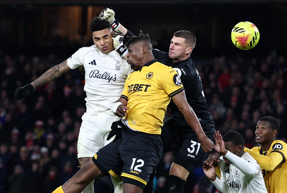 황희찬+울버햄튼 곧 강등 확정, 결국 중국이 문제였다 “中 변화, 많은 …