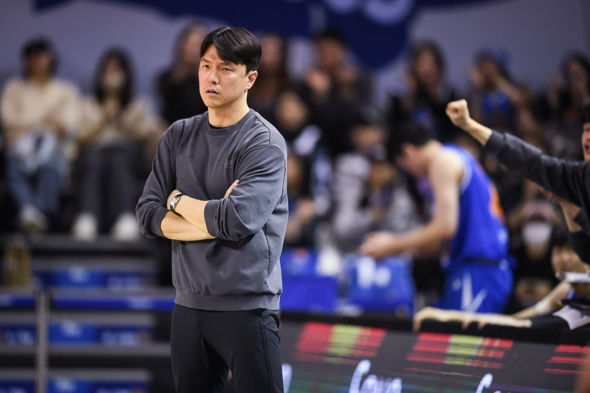 "못하겠다고 싶으면 나오면 된다" 김효범 서울 삼성 감독의 분노, 4연속…