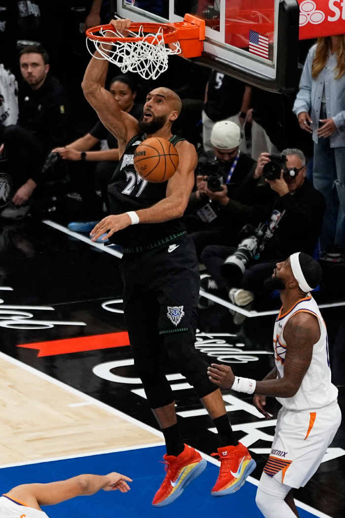 머리 맞은 고베어, 상대 허리 가격 퇴장. 고베어 공백 후유증, 미네소타, 피닉스에 예상 밖 패배