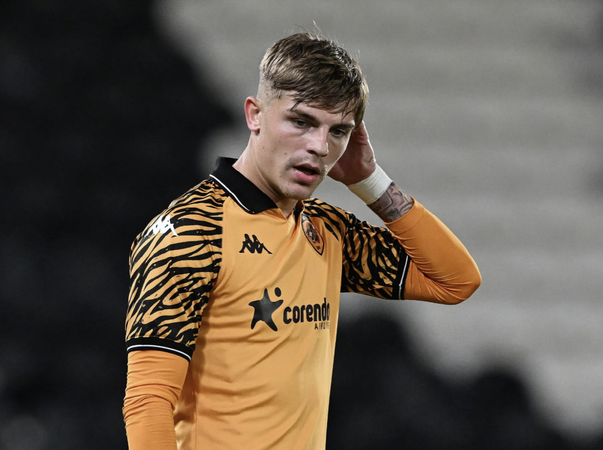 '문신 도배' 사치 부린 前 맨유 유망주, 과속→징역형 집행유예, 인생 …