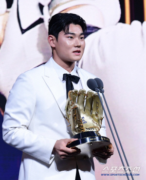 124억, 80억 FA 다 제쳤다. 일본전 9회말 동점포, 알을 깬 5년차 유망주가 생애 첫 수상