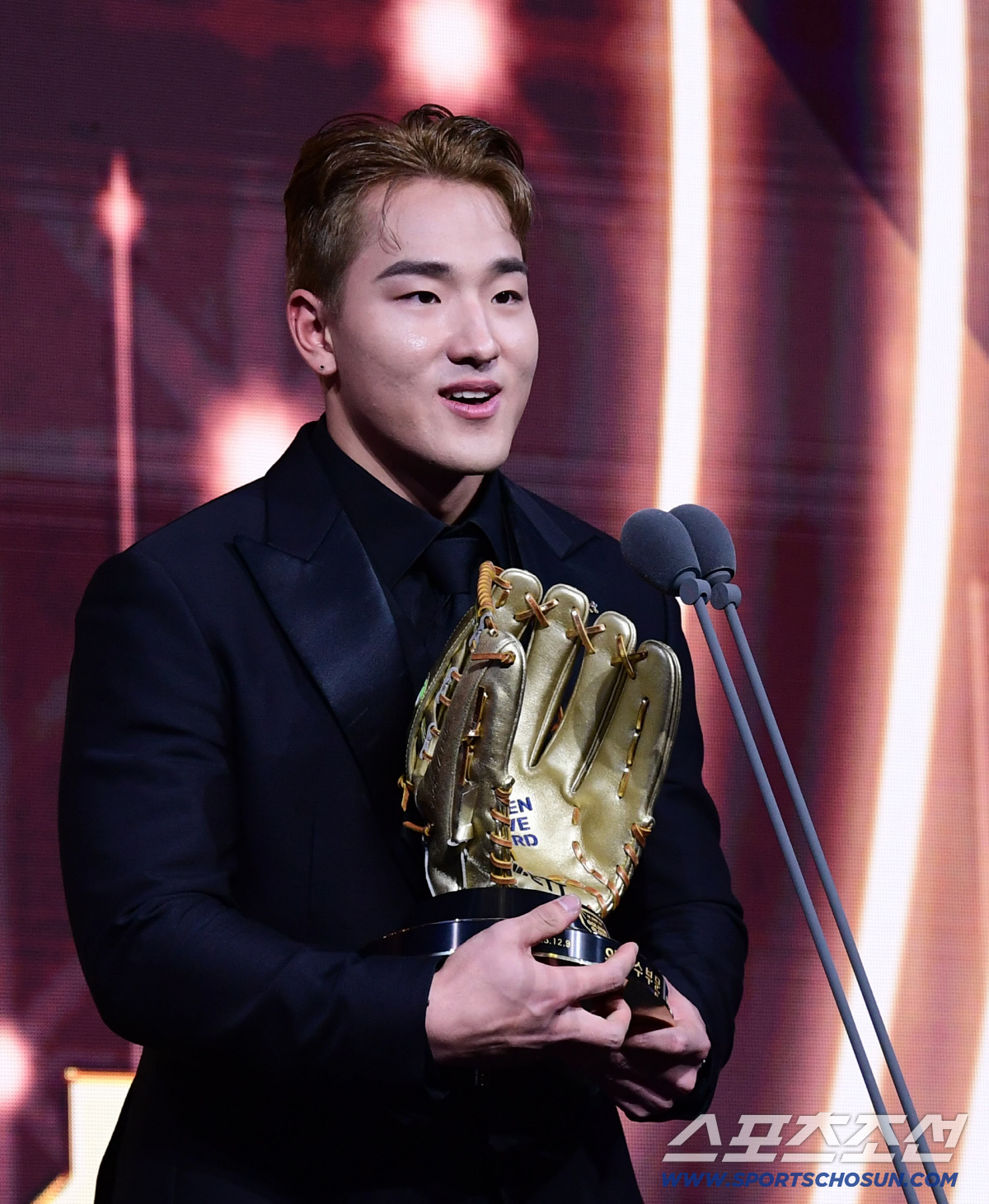 외야수 부문 골글, 올해도 예측 불가! 안현민-구자욱-레이예스 수상…김성…